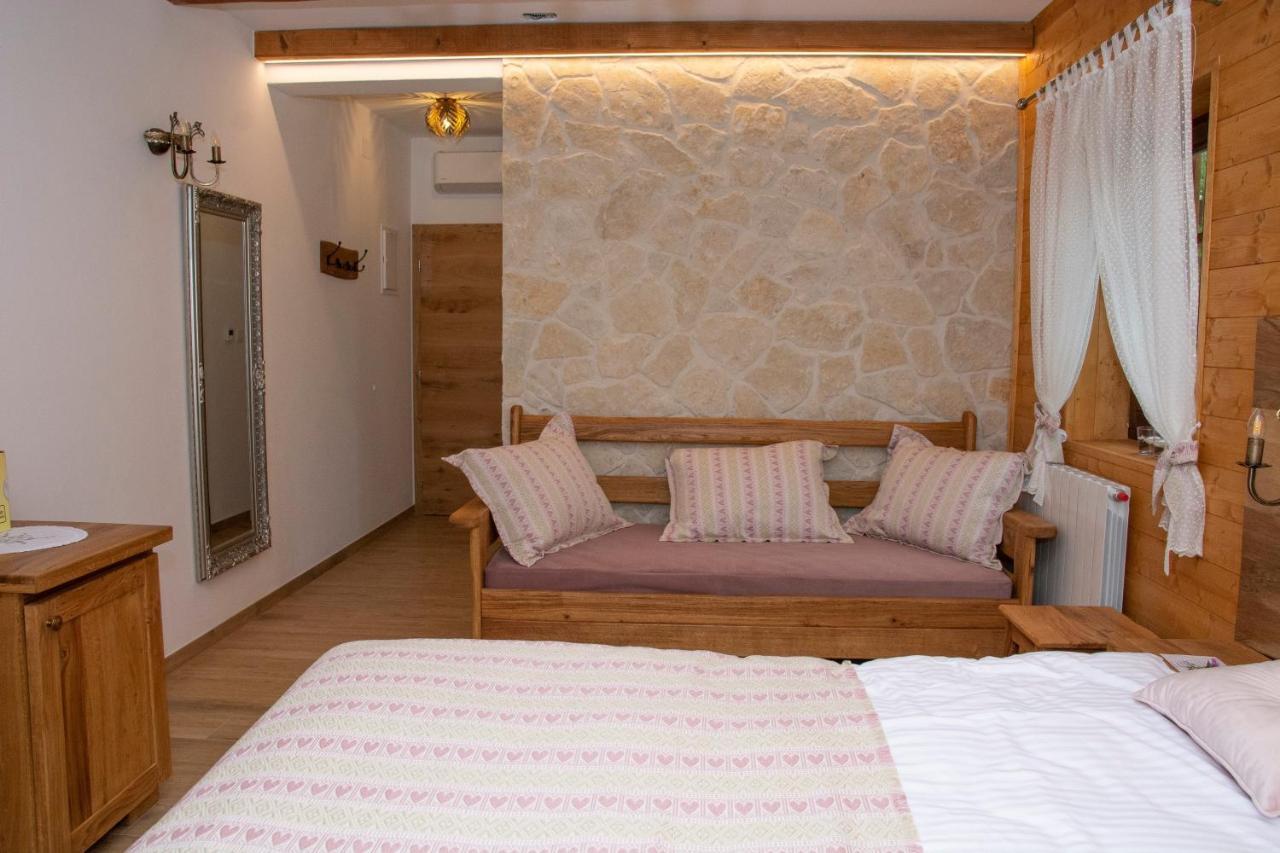 Boutique Villa Pearl Of Plitvice, Plitvice Lakes プリトビッチェ・セロ エクステリア 写真