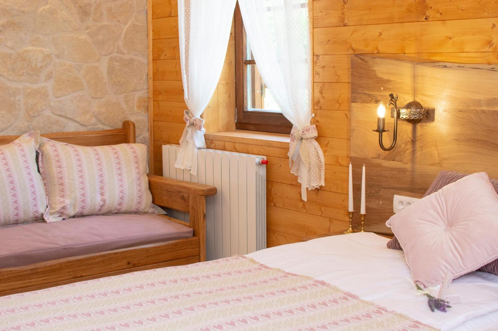 Boutique Villa Pearl Of Plitvice, Plitvice Lakes プリトビッチェ・セロ エクステリア 写真